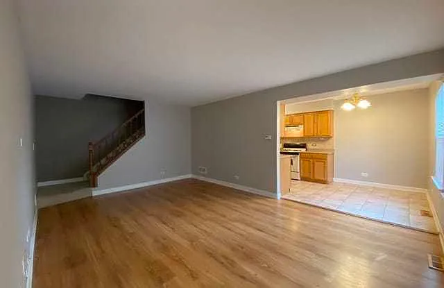 2 bed, 1.5 bath, 980 sqft, $2,100 — Photo 4