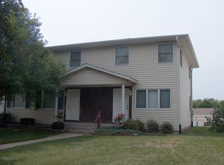 3428 Hillandale Rd, Davenport, IA 52806