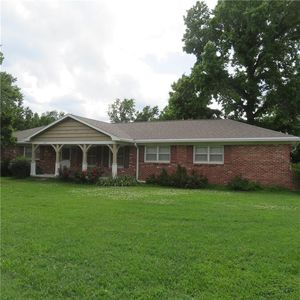 1024 Meadowbrook Rd W, Iola, KS, 66749