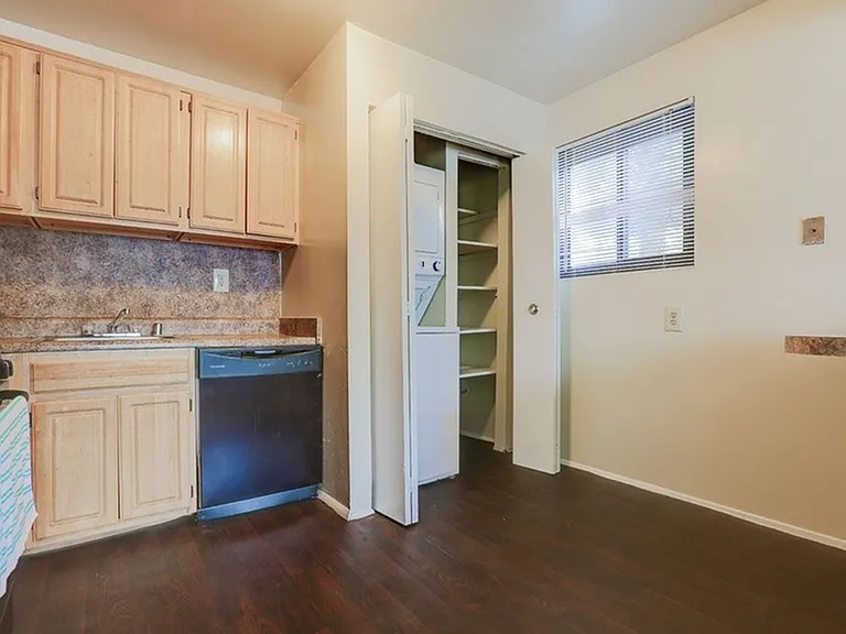 Villas at 4607 — Photo 11