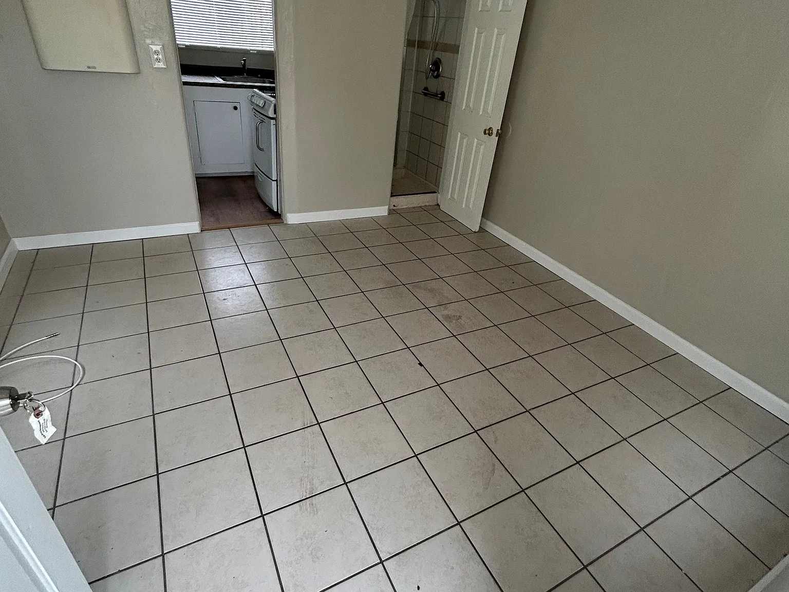 Studio, 400 sqft, $1,330 — Photo 2