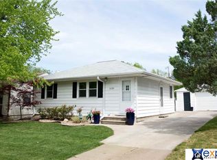 6130 Gladstone St, Lincoln, NE 68507