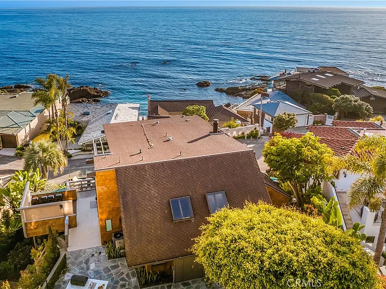 1944 Ocean Way — Photo 2