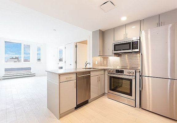 3rd image of 306 W 142nd St #5F