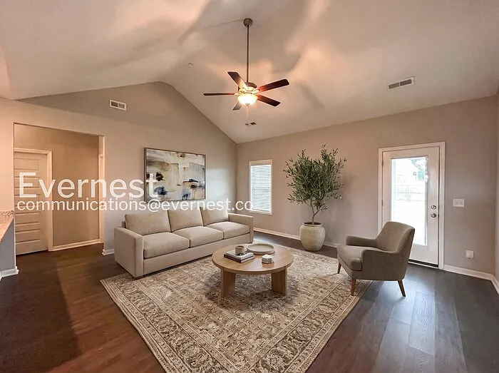 3 bed, 2.0 bath, 1705 sqft, $1,895 — Photo 3