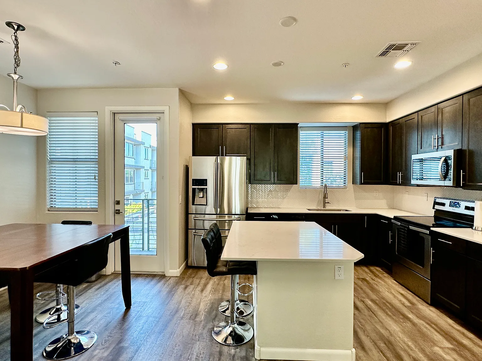 2090 S Dorsey Ln — Photo 3