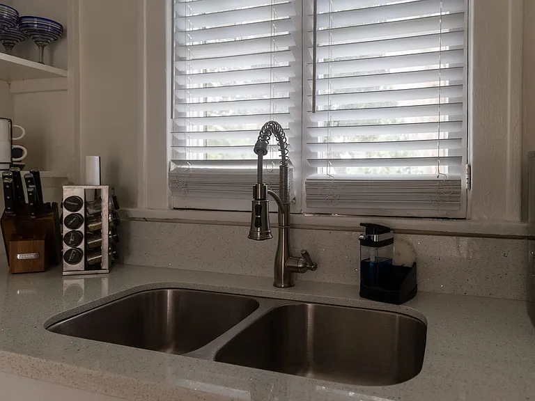 1145 E Appleton St — Photo 15