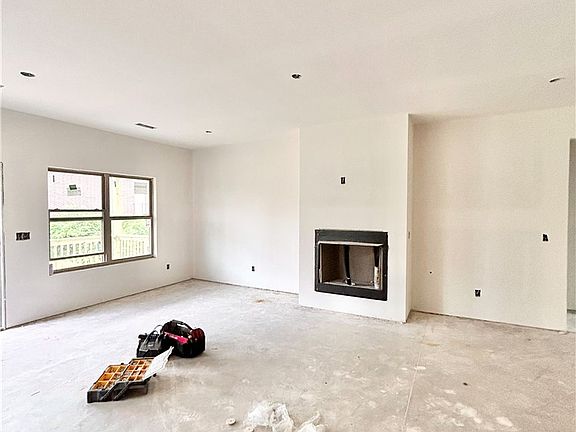 2nd image of 2205 Crane Ave