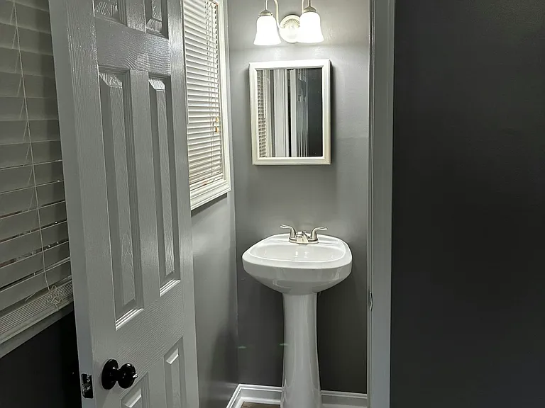 Half bath in main bed