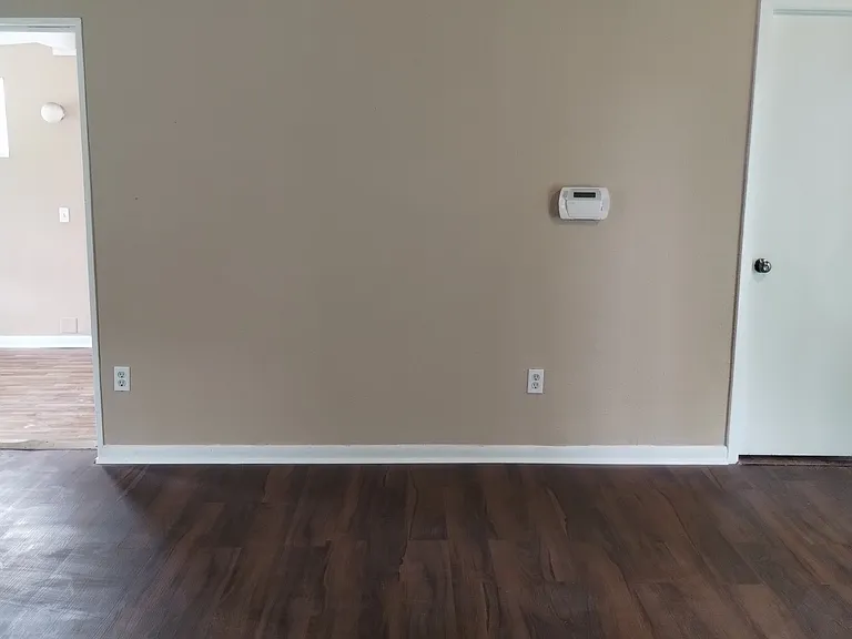5135 Chivalry Dr — Photo 2