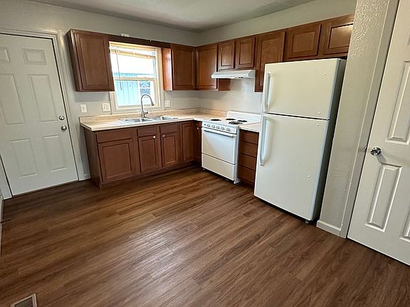 3rd image of 105 E Baltimore St APT 3