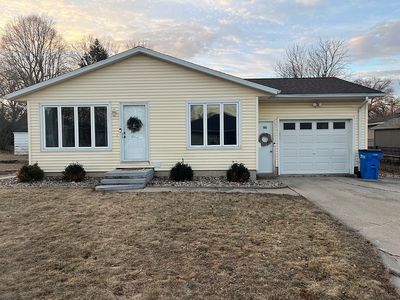 906 E Ave, Grundy Center, IA, 50638