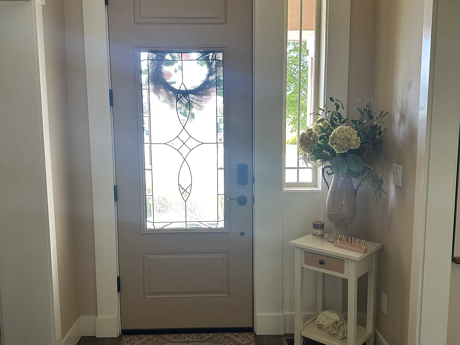 5 bed, 2.5 bath, 2585 sqft, $2,600 — Photo 3