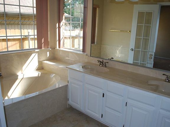 3rd image of 954 Grasswood Ct
