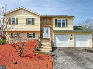 154 Winston Dr, York, PA 17408