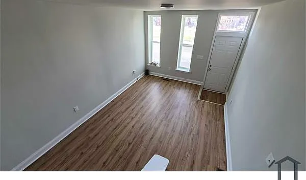 2629 Francis St — Photo 3