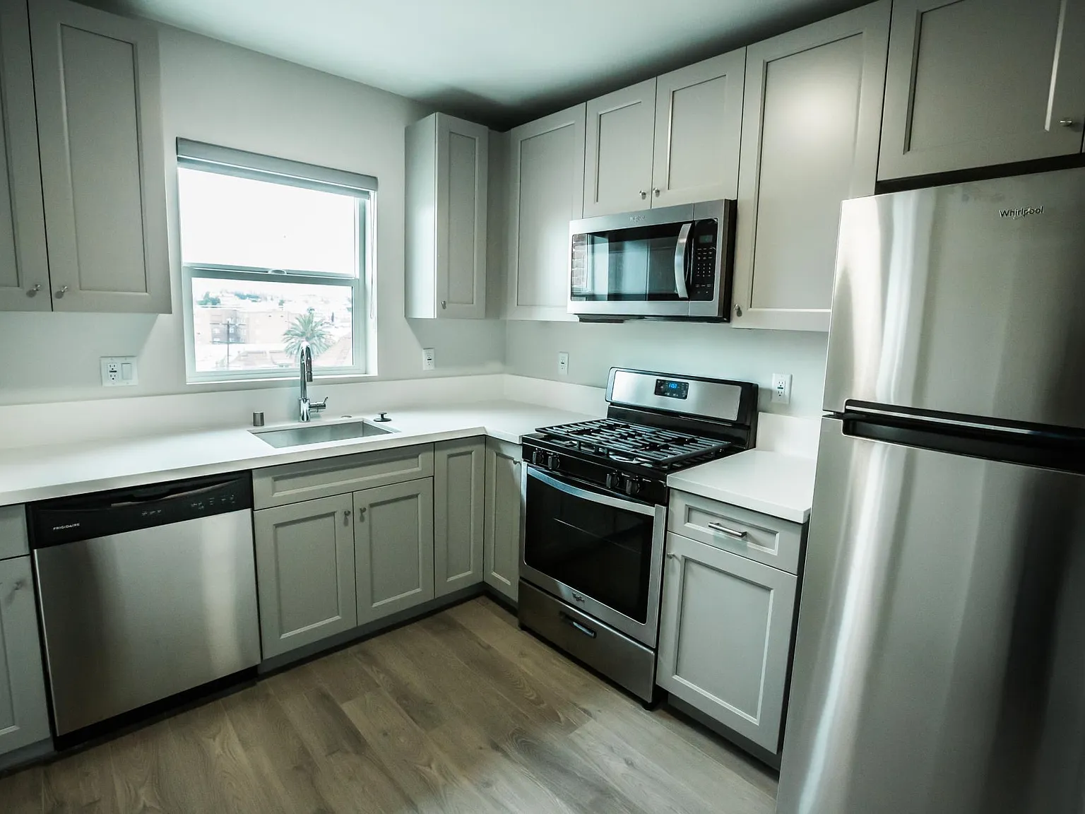 Grand View Apartments — Photo 3