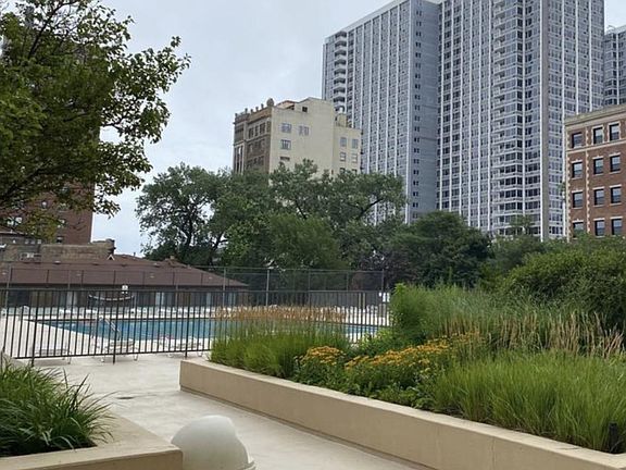3rd image of 4343 N Clarendon Ave APT 1013