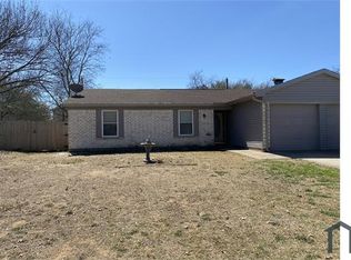 5104 French Wood Dr, Arlington, TX 76016