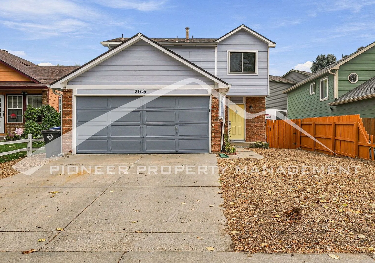 Spacious Home with Central AC and Washer/Dryer — Photo 1