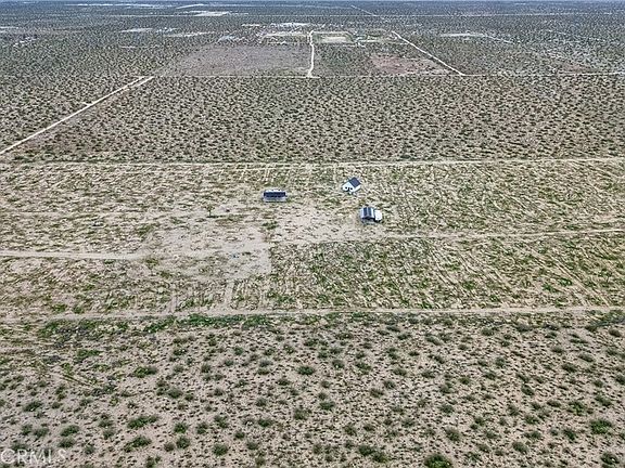 5th image of 15803 Paramount Rd