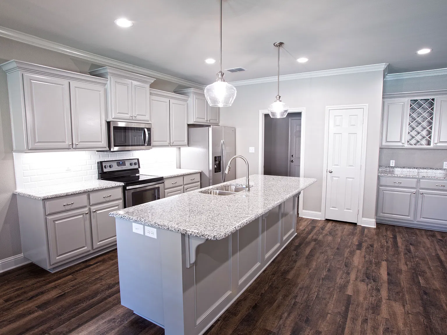 3 bed, 1650 sqft, $2,000 — Photo 3