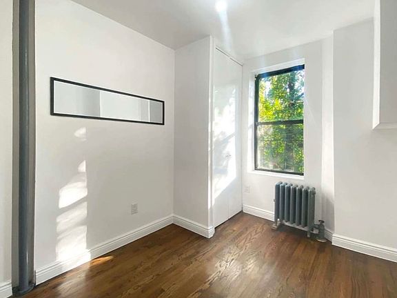 3rd image of 326 W 47th St #3