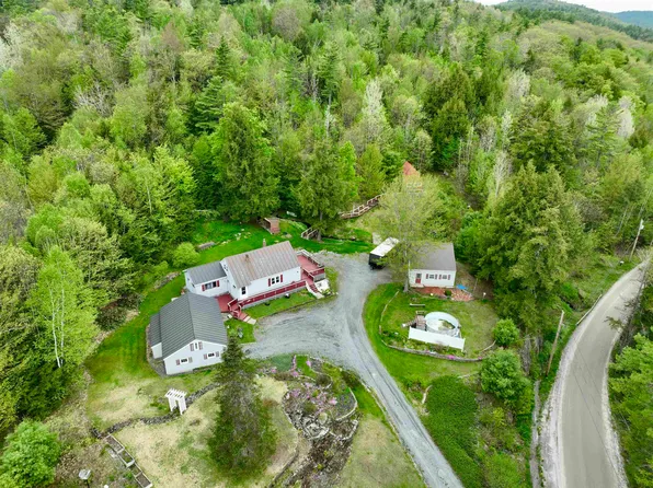 1238 Halls Lake Road, Newbury, VT 05051