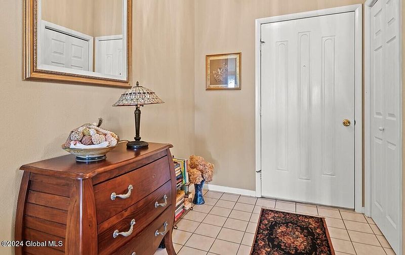 3rd image of 89 Surrey Hill Drive