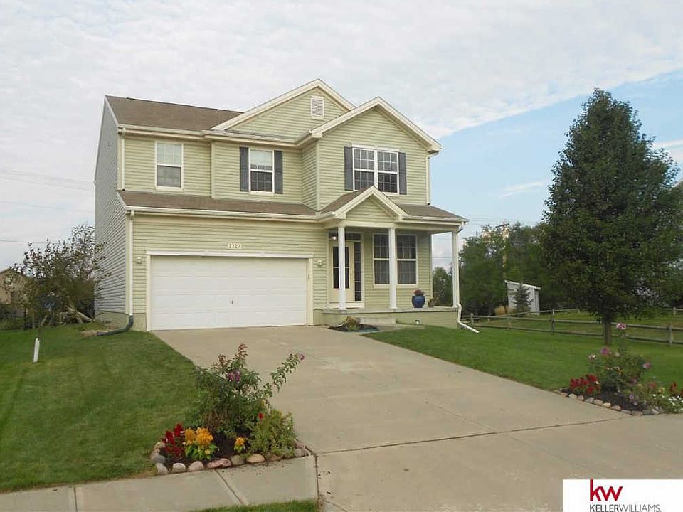 1st image of 2320 Walnut Creek Dr