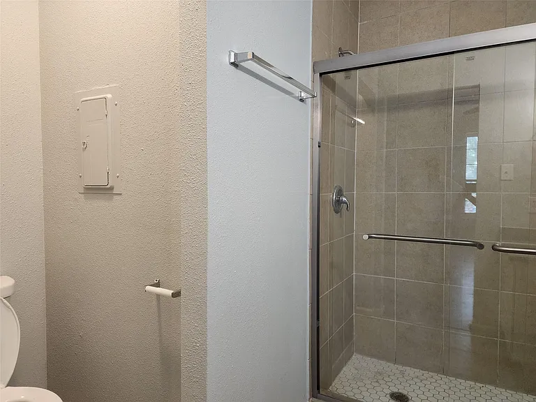 2255 Braeswood Park Dr #272 — Photo 19