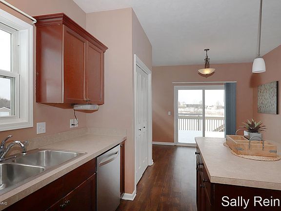 3rd image of 9777 Hessler Crossing Ave NE