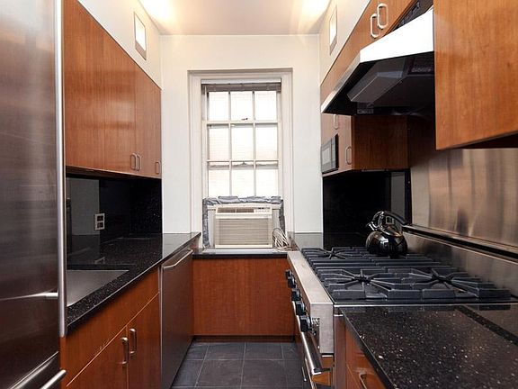 2nd image of 325 E 77th St APT 2E