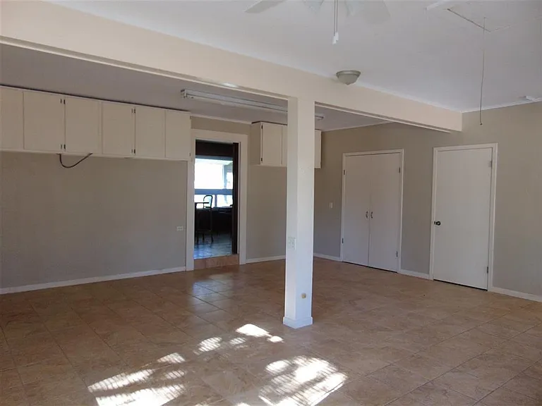 504 N Chaparral — Photo 5