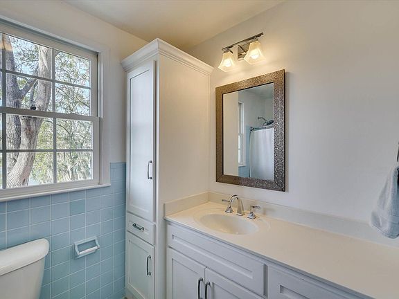 45th image of 134 Lake Bluff Drive