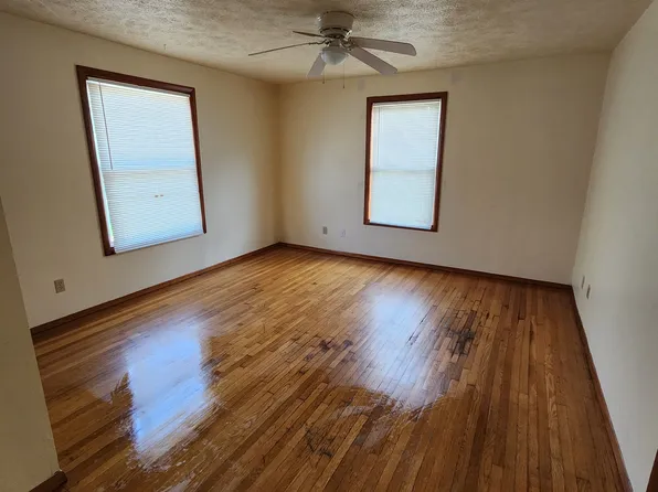 660 S 2nd St #3, Salina, KS 67401
