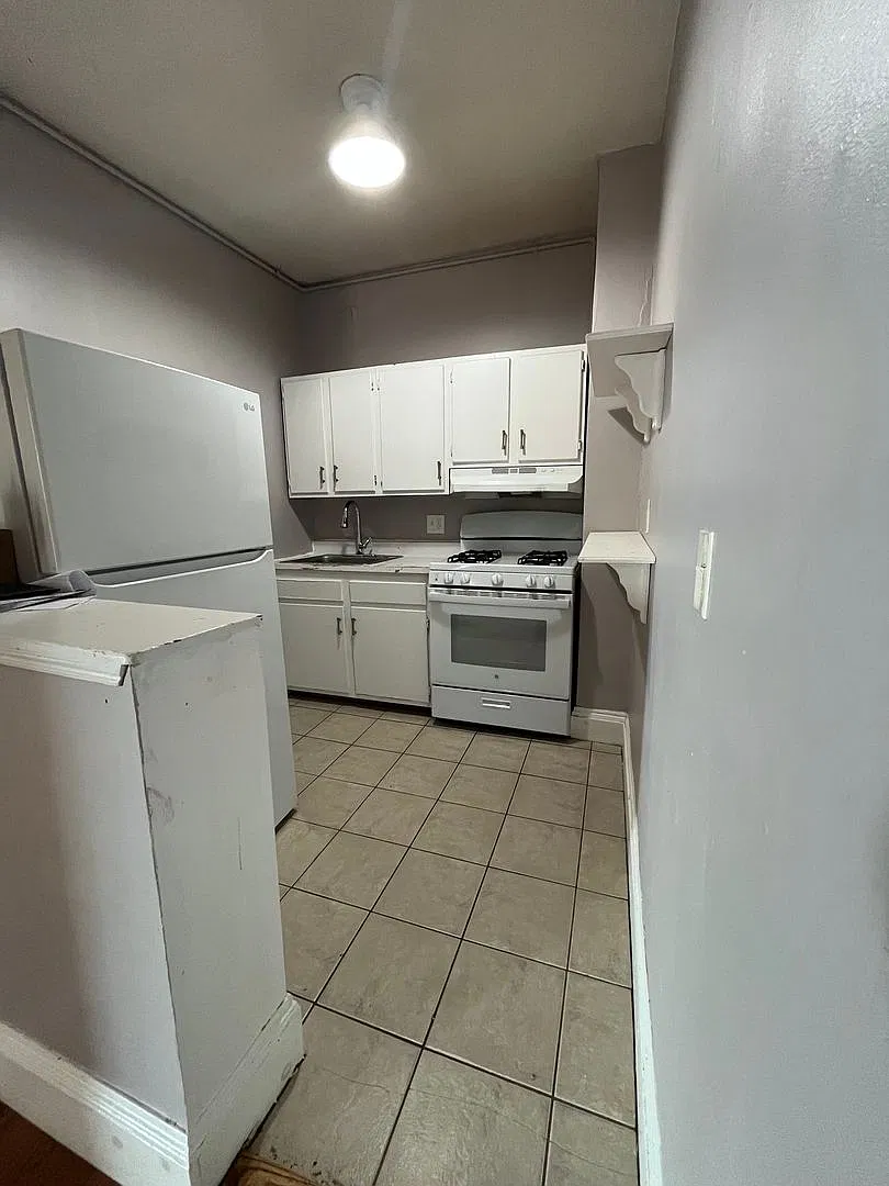 Huge 4 Bed Close to BU — Photo 2