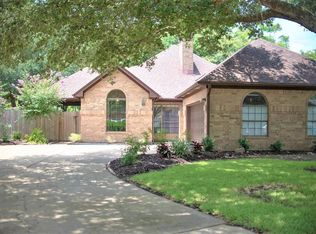 7 Valhalla Dr, Bay City, TX 77414