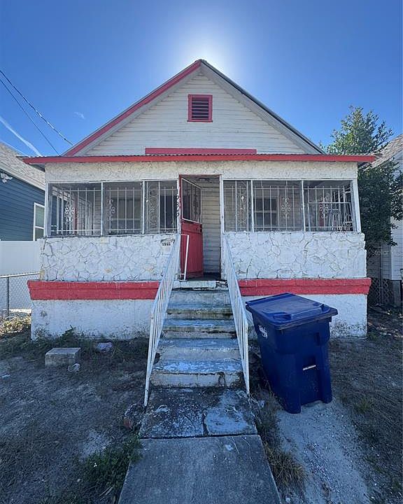 1st image of 1936 W CYPRESS STREET