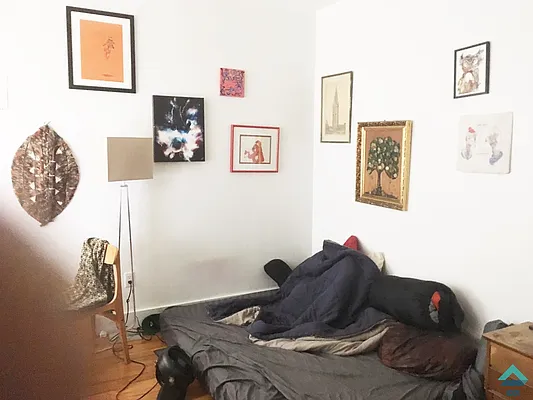 Rented by EXR | media 9