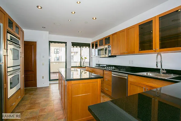 Sold by Rahme Real Estate, LLC | media 11