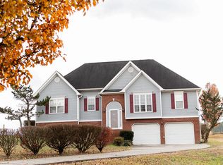 218 Golden Oaks Dr, La Fayette, GA 30728