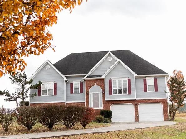 218 Golden Oaks Dr, La Fayette, GA 30728