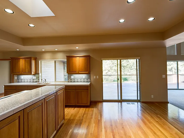 2759 NW Champion Cir — Photo 12