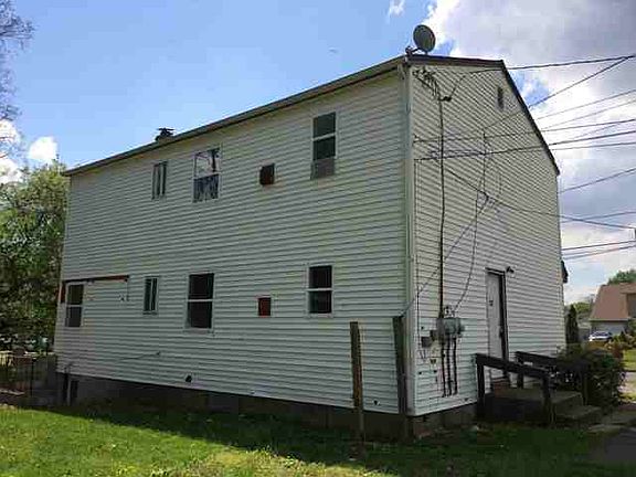 3rd image of 43 Deer St
