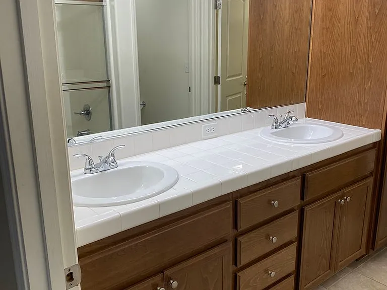 432 Edgewater St — Photo 18