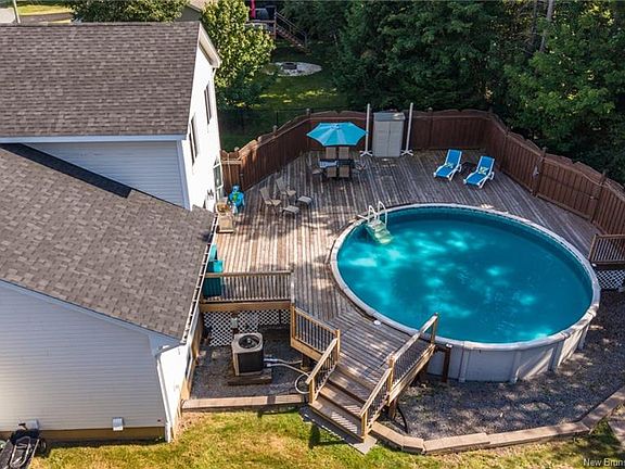 4th image of 76 Hazelton Dr