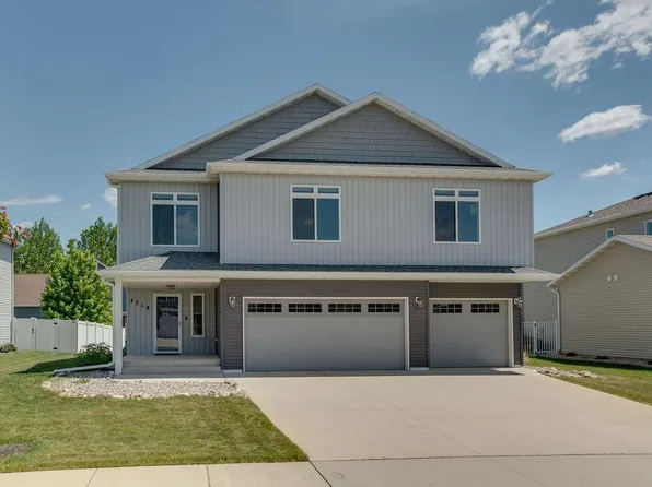 4718 54th St S, Fargo, ND 58104