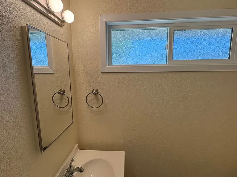 760 Dennis Ave — Photo 8