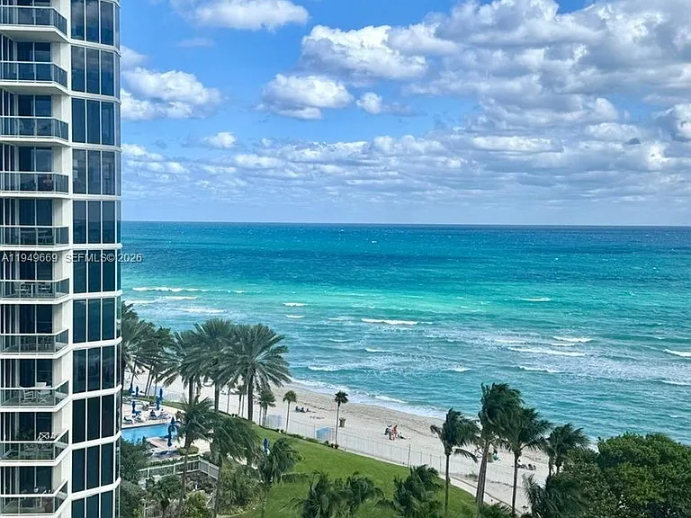 19201 Collins Ave #823 — Photo 6